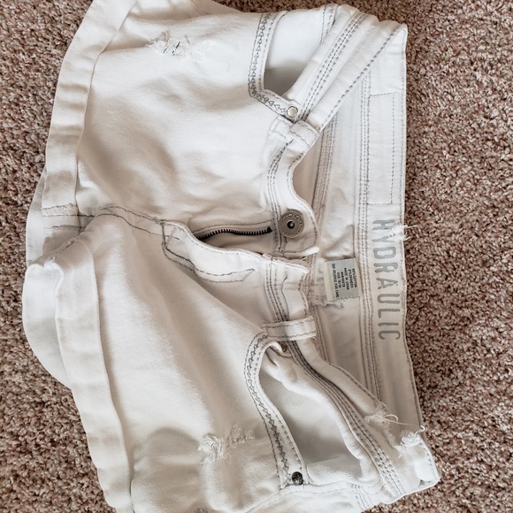 WHITE JEAN SHORTS - Picture 2 of 4